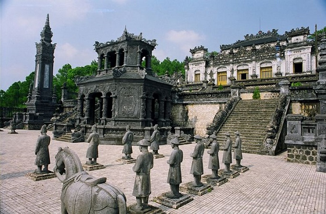 Tomb Of Khai Dinh In Vietnam - Sheet1